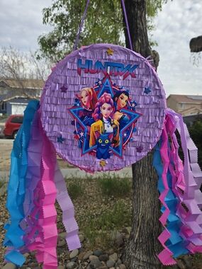 HUNTRIX K- POP PINATA Purple with Blue & Pink Streamers Colors.